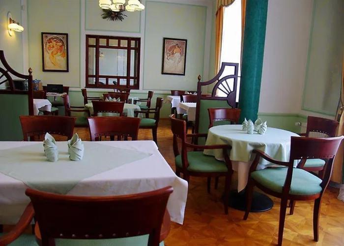 Hotel Ester Karlovy Vary Luaran gambar