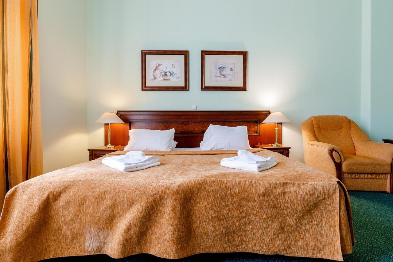 Hotel Ester Karlovy Vary Luaran gambar
