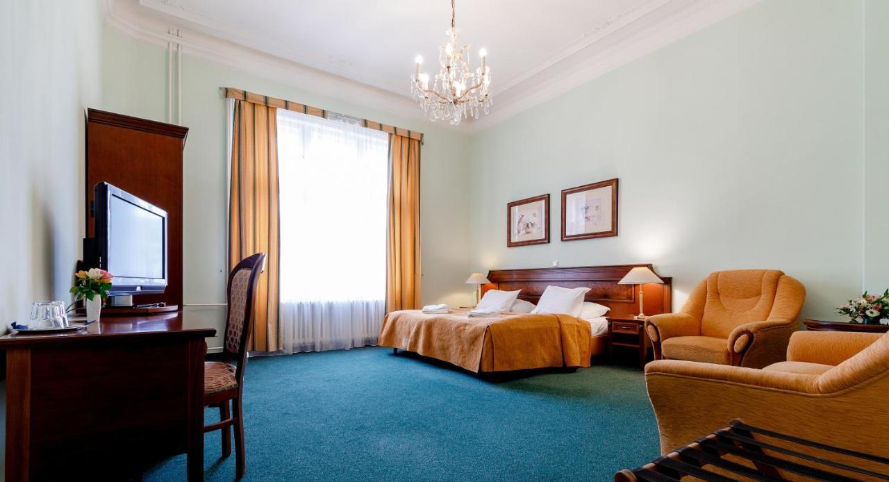 Hotel Ester Karlovy Vary Luaran gambar