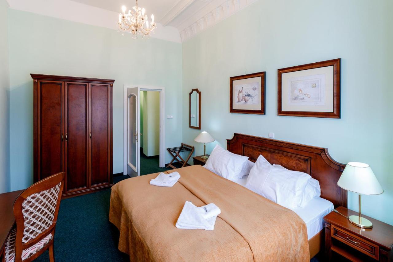 Hotel Ester Karlovy Vary Luaran gambar